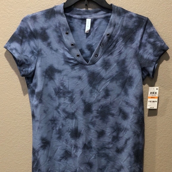 (NWT) Ideology Women's Blue Tie Dye V-Neck Short Sleeve Tunic Top Size S - Picture 4 of 12